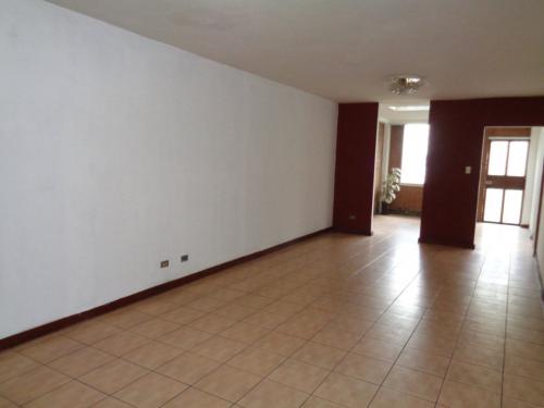 CASA EN VENTA EN ZONA 16