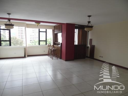 APARTAMENTO EN RENTA DE TRES HABITACIONES