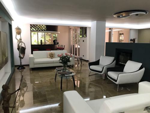 MUNDO INMOBILIARIO VENDE CASA EN KM 12.8 CAES