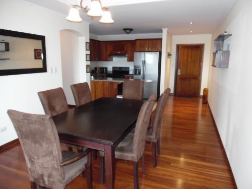 APARTAMENTO AMUEBLADO EN RENTA EN ZONA 10