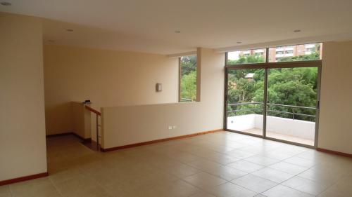 CASA EN RENTA EN CONDOMINIO ZONA 14