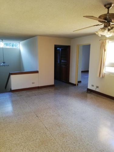 Alquilo Casa Zona 10, 3 dormitorios 20 Calle