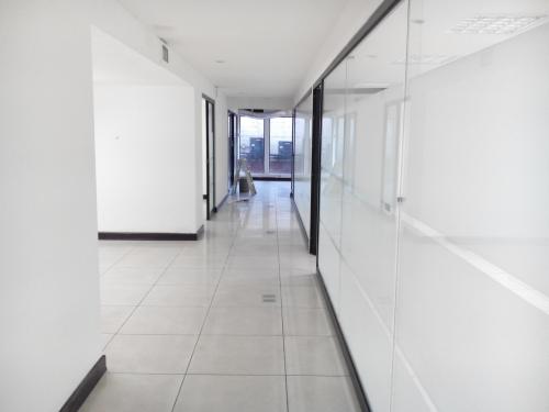 Oficina en Renta zona 9, por sector financiero