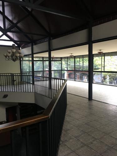 Local Comercial por zona viva,    zona 10