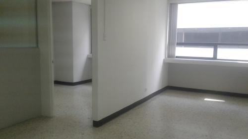 Oficina de 70m2   en zona 10.    por 5ta. Avenida