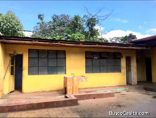Casa en venta para remodelar ubicada Casco Central Antigua Guatemala 