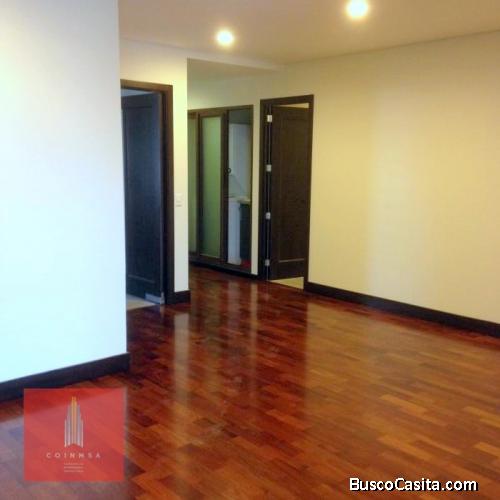 Lujoso Apartamento  en renta zona 10 