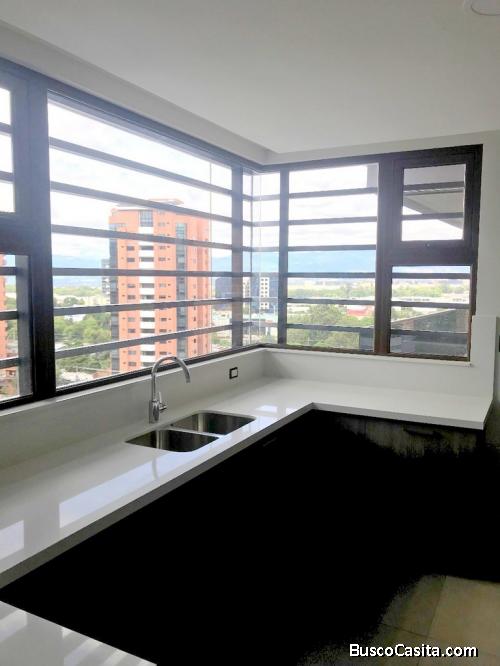 Apartamento en renta zona 14 / Santa Inés 