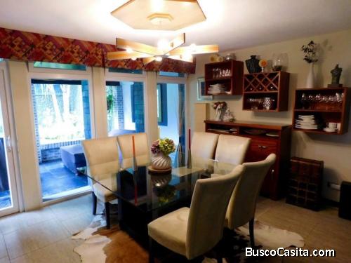   ALQUILER ZONA 14 CASA REMODELADA AREA DE LA VILLA