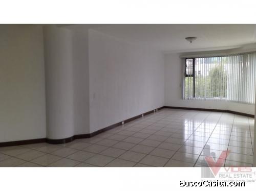 Renta Apartamento por 23 avenida zona 15.