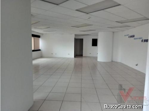 Oficina de 126.54 mts2 en renta en zona 10