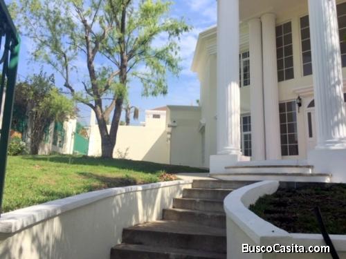 Hermosa casa de 4 habitaciones en renta ubicada en zona 8 de Mixco 