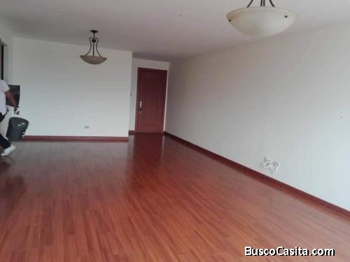 APARTAMENTO ZONA 11 UBICACIÓN PRIVILEGIADA
