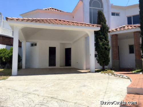 Casa en venta ubicada en Sector A-6 San Cristóbal Condominio la Arboleda