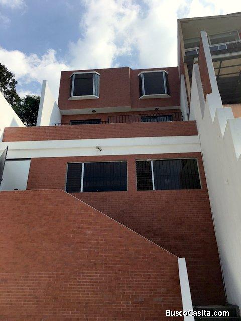Casa en venta ubicada en Altos de Montebello