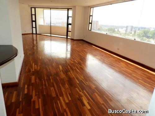 Penthouse en renta zona 14 Las Mercedes  