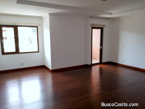Apartamento en renta zona 14 / Tadeus