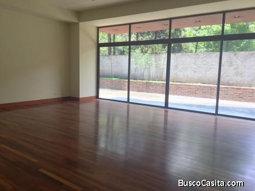 Hermoso Apartamento en venta ubicado en zona 10 Casa Margarita / Nuevo Precio!!!
