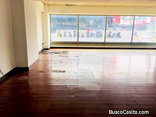 Local en renta ubicado zona 10 / Edificio Torino