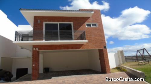 Vendo linda casa en condominio Trivento de San Vicente, Santa Catarina Pinula, Guatemala