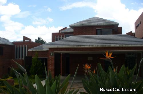 Vendo Casa en Antaria Bellas Luces, Final de la 20 Calle Zona 10