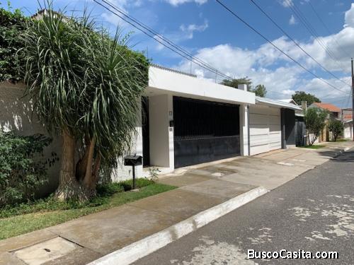 Amplia casa en venta en zona 12 Monte María