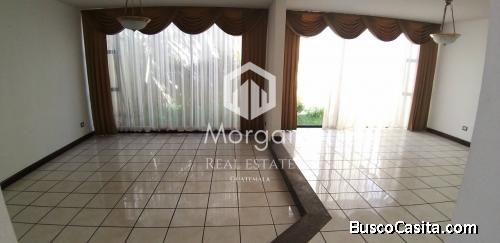 Casa en alquiler en zona 15 de 180 mts en $1010 de 3 dormitorios/código 523