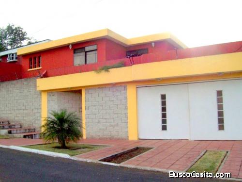 Casa en venta ubicada en zona 16