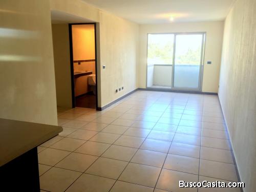 Apartamento en renta zona 11 Jardines de las Charcas