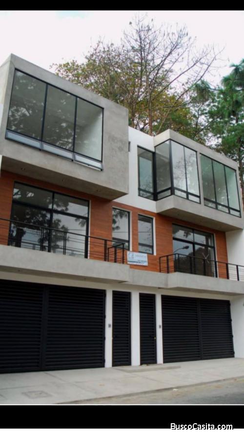 CASA RENTA ZONA 10 OAKLAND