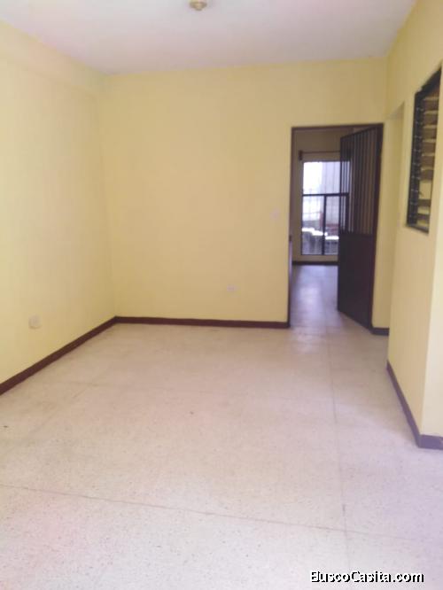 Vendo Casa 10 x 20 y Alquilo 2 apartamentos 