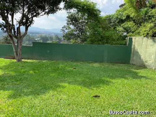 Amplia casa en venta en zona 11 Las Charcas fuera de condominio