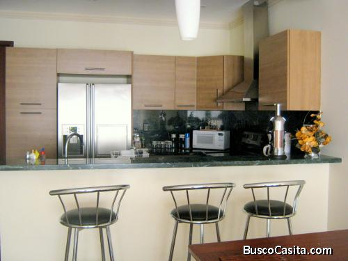  Apartamento en renta amueblado y equipado zona 10