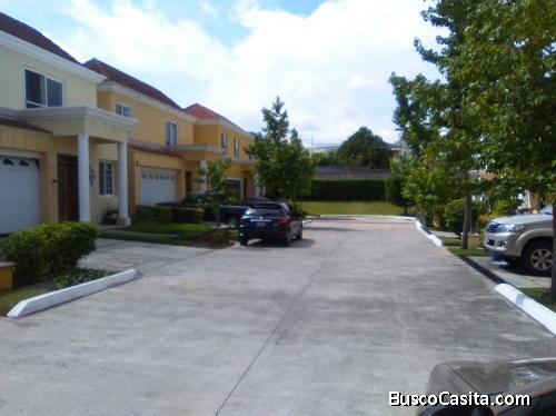 CASA EN RENTA EN ENTREVERDES FRAIJANES