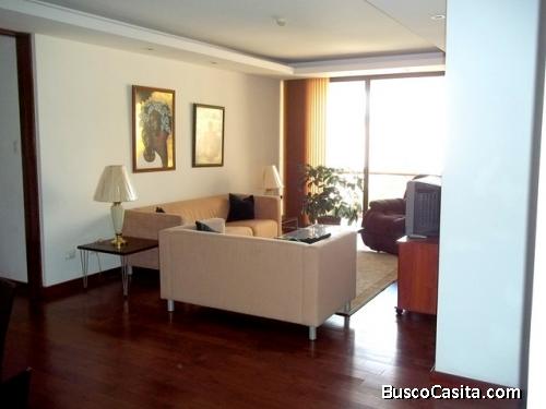 Apartamento amueblado en renta zona 10