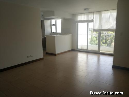 Apartamento en renta zona 14 