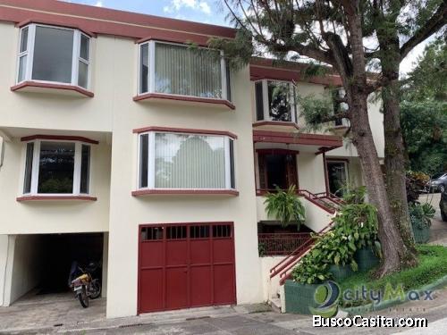 Casa en Condominio zona 10 atrás de Telefónica