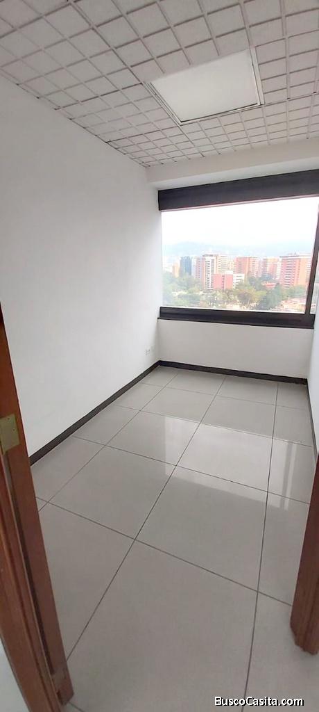 Oficina en renta zona 10 