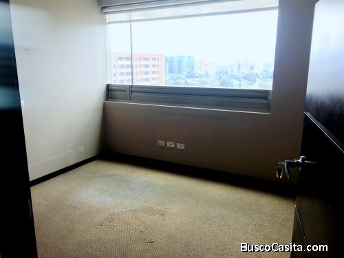 Oficina en renta zona 10 