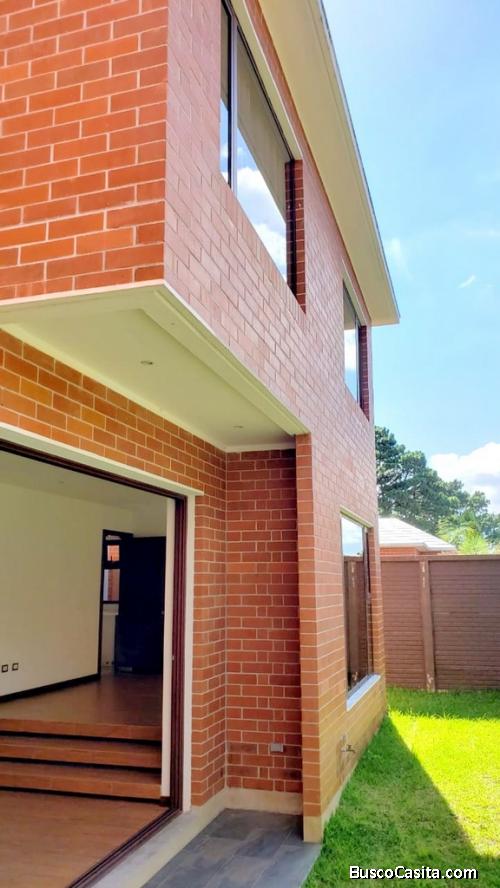 Casa en venta Antaria Bellas Luces Santa Catarina Pínula