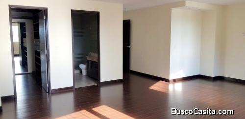 Apartamento en renta zona 14