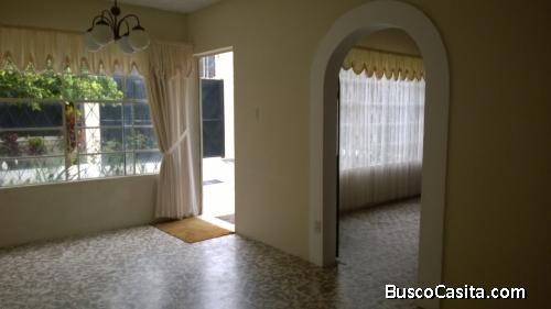 Alquilo casa sobre calle zona 15 Colonia Tecún Umán