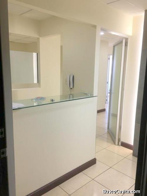 Oficina en renta zona 10 