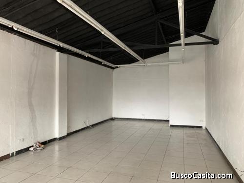 CityMax Diamond renta local en calle transitada zona 13 con 5 parqueos