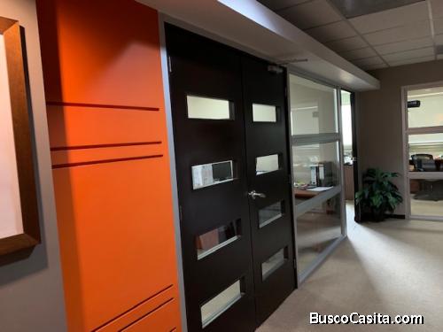 Amplia oficina de 180m2 en alquiler zona 10 entre 19 y 20 calles Edificio Corporativo