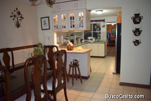 Hermosa casa Alamedas de Villa Flores