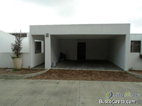 Casa de 3 niveles en Venta en Santuaria Muxbal