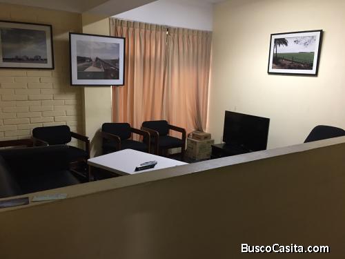 Oficina en renta zona 10  