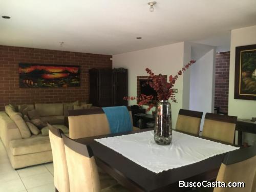 Venta Preciosa Casa en condominio Zona 16,  àrea  Reserva de Kanajuyù 