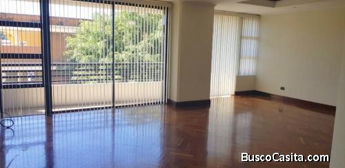 Apartamento en renta zona 10